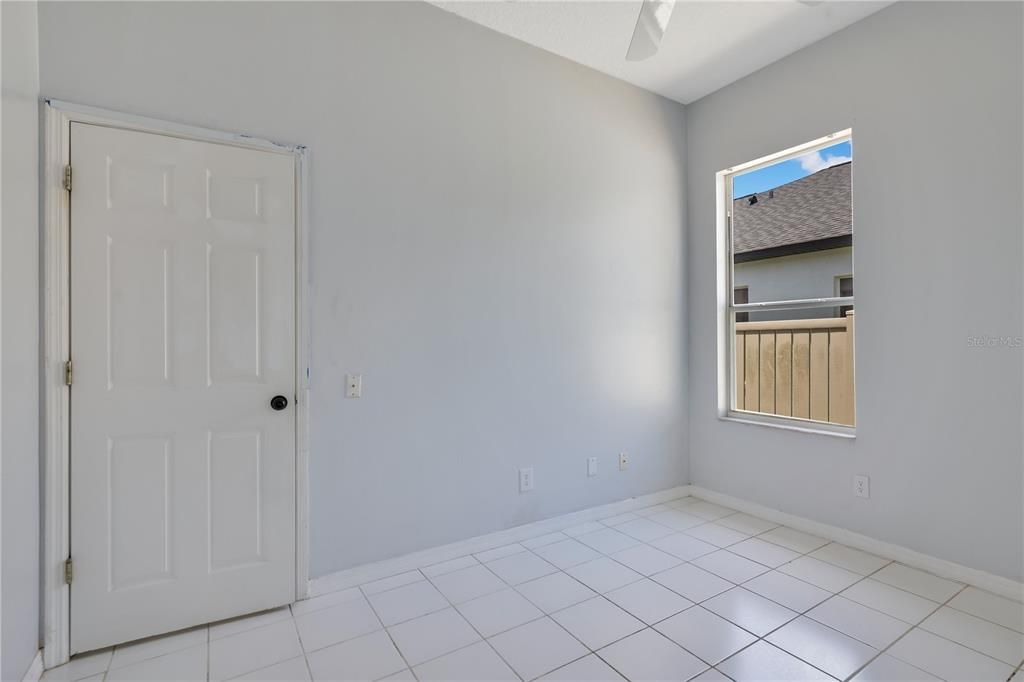 For Sale: $389,900 (4 beds, 2 baths, 2500 Square Feet)