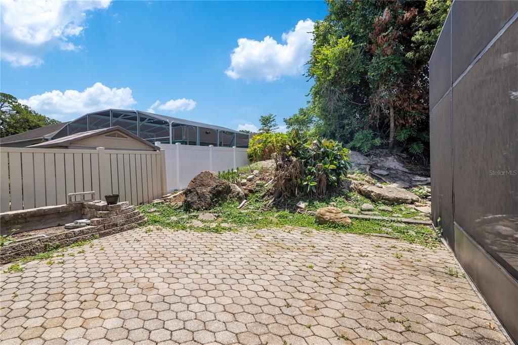 For Sale: $389,900 (4 beds, 2 baths, 2500 Square Feet)
