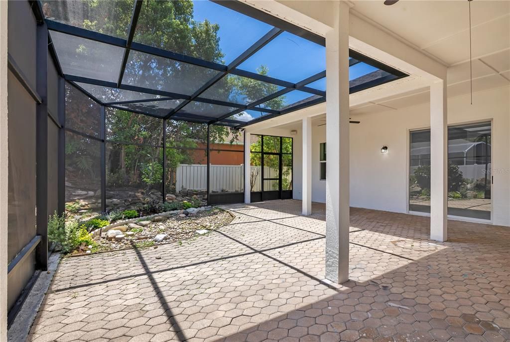 For Sale: $389,900 (4 beds, 2 baths, 2500 Square Feet)