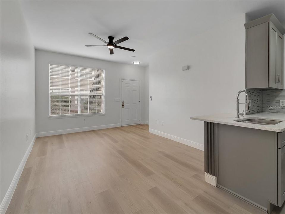 For Rent: $1,450 (1 beds, 1 baths, 495 Square Feet)