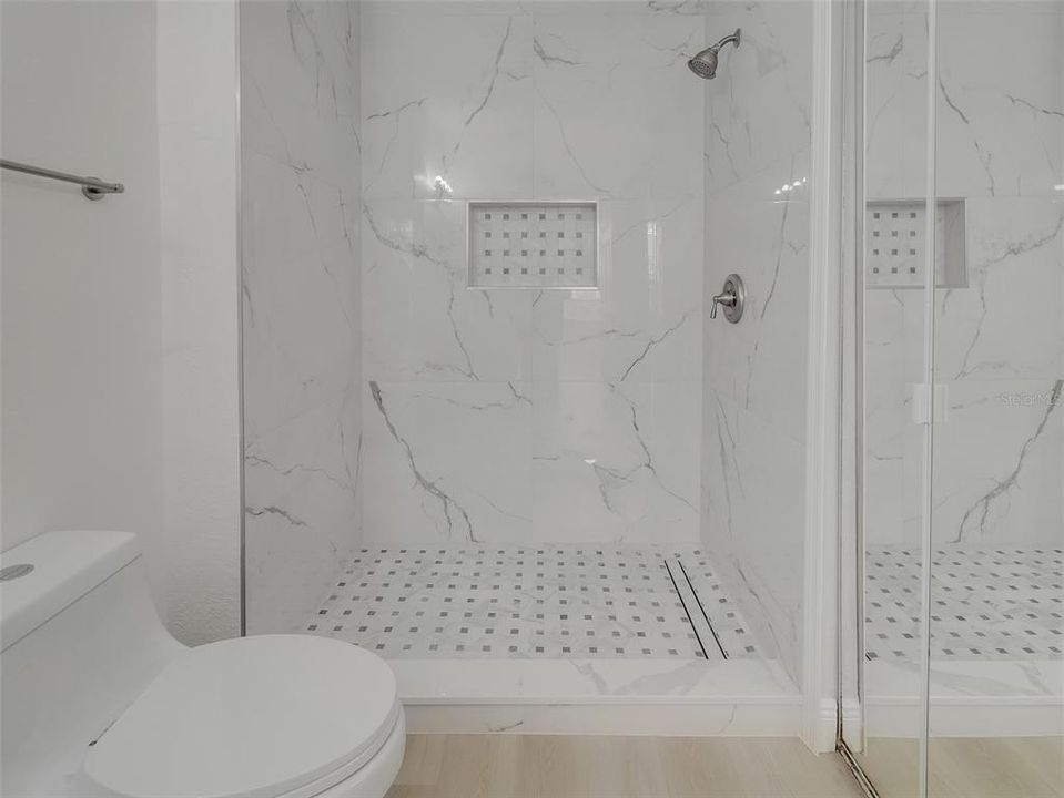 For Rent: $1,450 (1 beds, 1 baths, 495 Square Feet)
