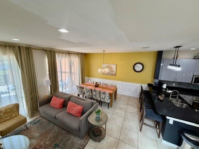 For Rent: $2,350 (3 beds, 2 baths, 1474 Square Feet)