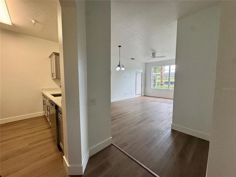 For Sale: $224,900 (2 beds, 2 baths, 1050 Square Feet)