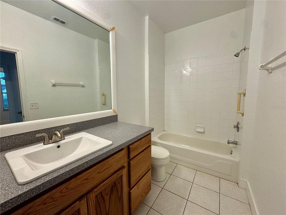 For Sale: $224,900 (2 beds, 2 baths, 1050 Square Feet)