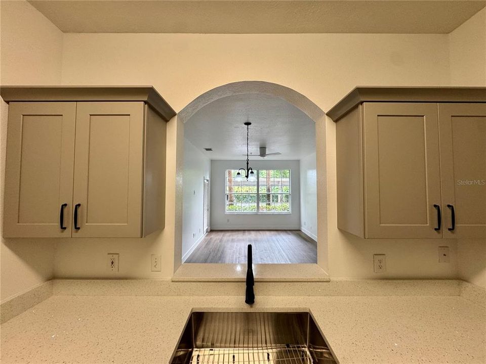 For Sale: $224,900 (2 beds, 2 baths, 1050 Square Feet)