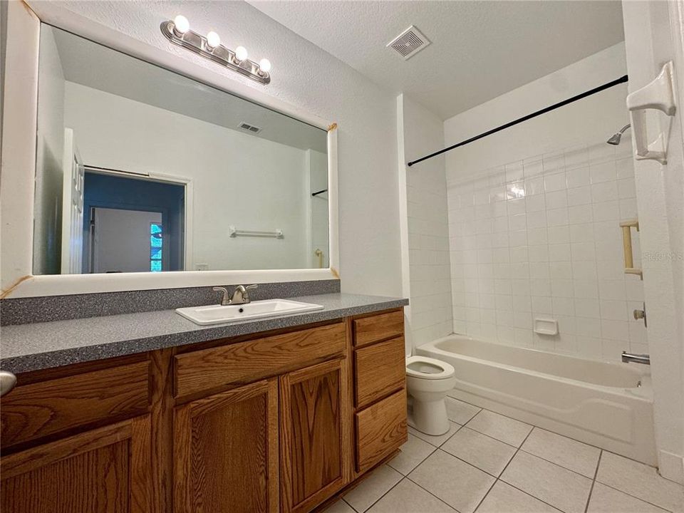 For Sale: $224,900 (2 beds, 2 baths, 1050 Square Feet)