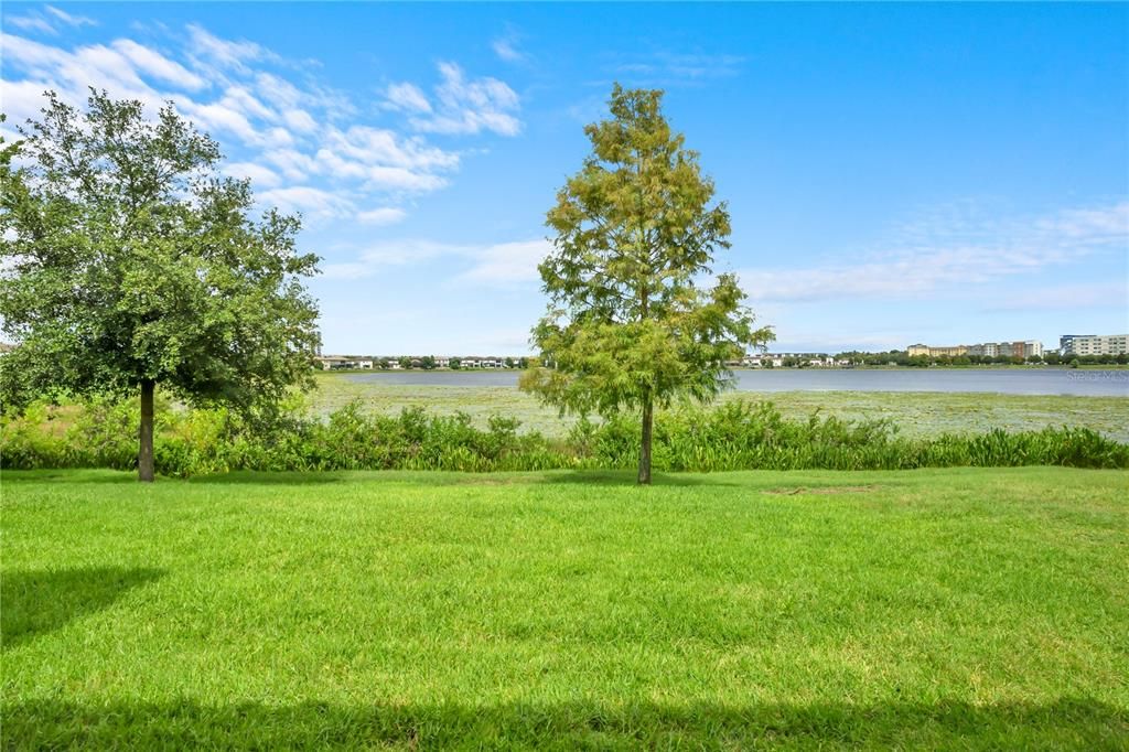 For Sale: $1,399,000 (5 beds, 4 baths, 4092 Square Feet)