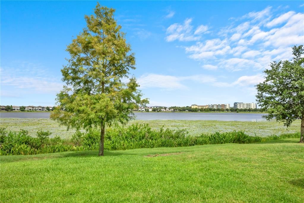 For Sale: $1,399,000 (5 beds, 4 baths, 4092 Square Feet)