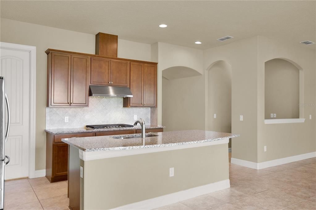 For Sale: $1,399,000 (5 beds, 4 baths, 4092 Square Feet)