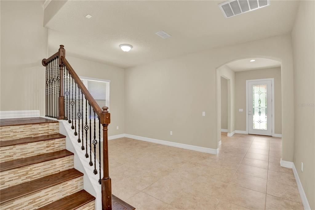 For Sale: $1,399,000 (5 beds, 4 baths, 4092 Square Feet)