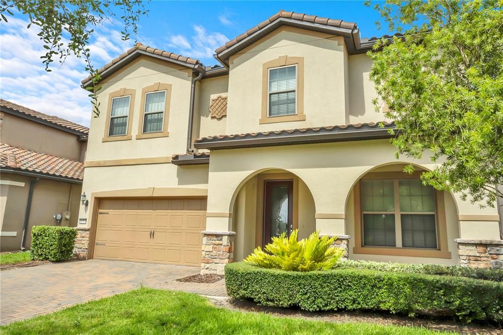 For Sale: $1,399,000 (5 beds, 4 baths, 4092 Square Feet)