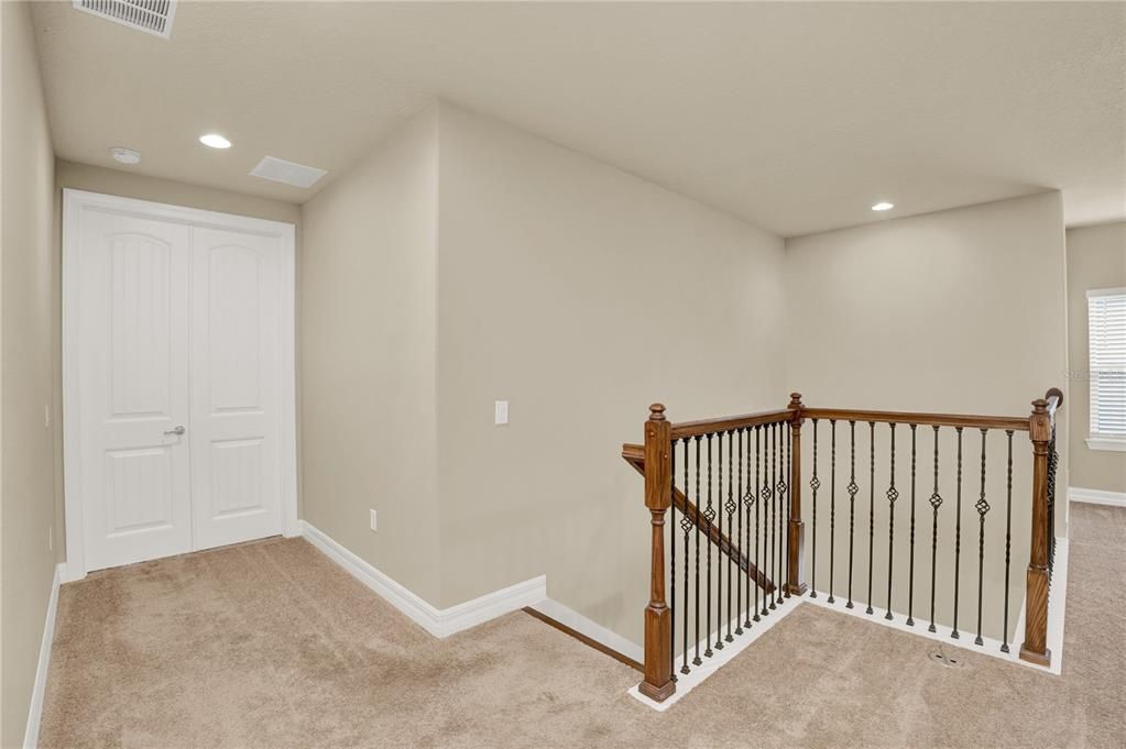 For Sale: $1,399,000 (5 beds, 4 baths, 4092 Square Feet)