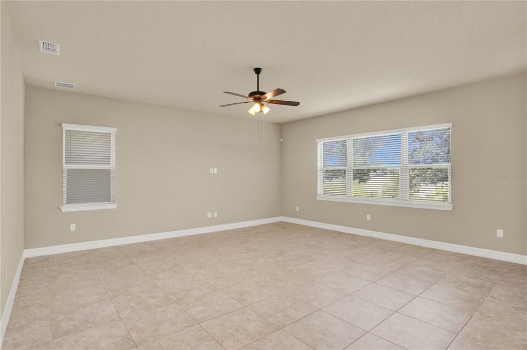 For Sale: $1,399,000 (5 beds, 4 baths, 4092 Square Feet)