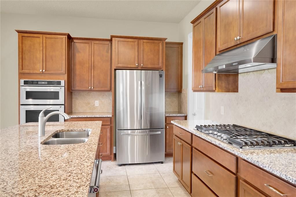 For Sale: $1,399,000 (5 beds, 4 baths, 4092 Square Feet)