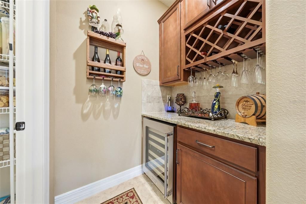 En Venta: $405,000 (2 camas, 2 baños, 1964 Pies cuadrados)