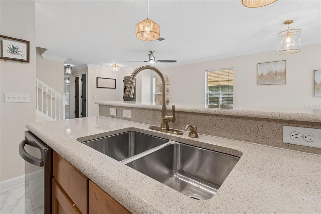 For Sale: $249,000 (4 beds, 3 baths, 1697 Square Feet)
