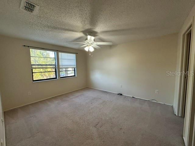 For Rent: $1,550 (2 beds, 2 baths, 915 Square Feet)