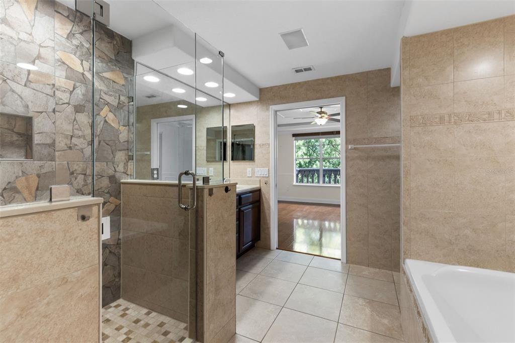En Venta: $379,000 (4 camas, 2 baños, 2288 Pies cuadrados)