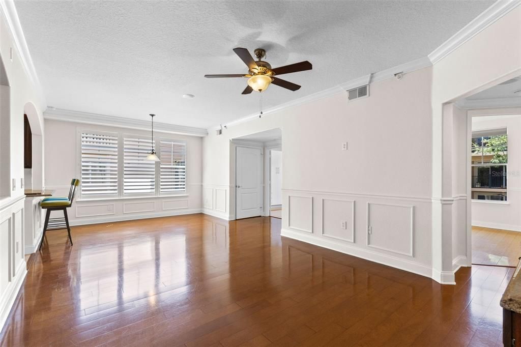 En Venta: $379,000 (4 camas, 2 baños, 2288 Pies cuadrados)