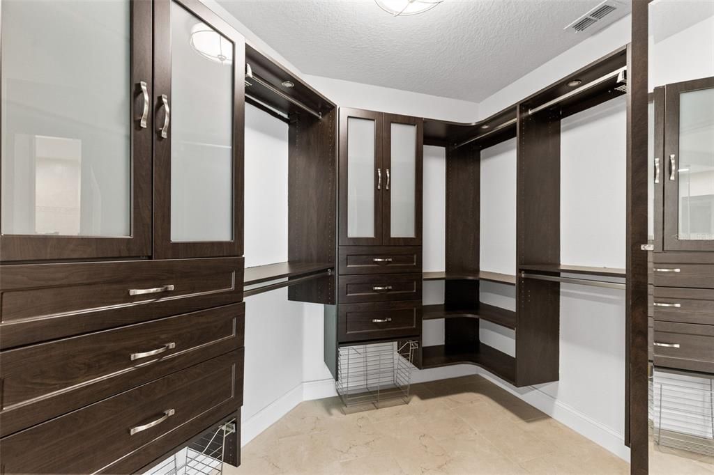 En Venta: $379,000 (4 camas, 2 baños, 2288 Pies cuadrados)