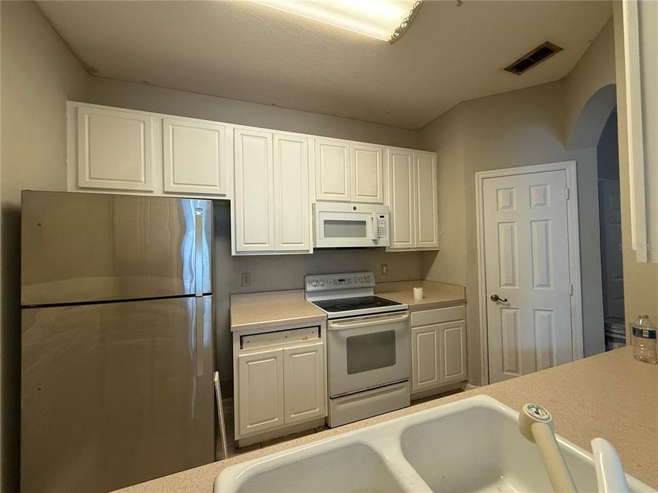 For Sale: $219,900 (3 beds, 2 baths, 1411 Square Feet)