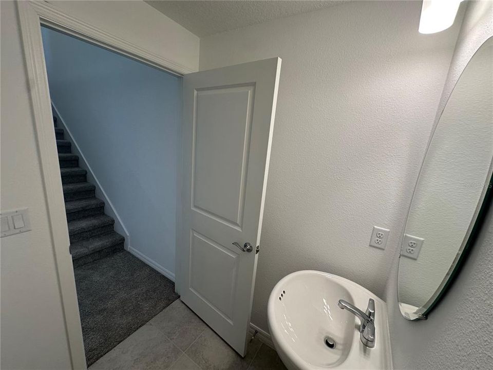 For Rent: $2,800 (3 beds, 2 baths, 1652 Square Feet)