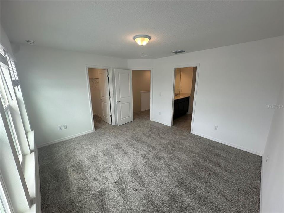 For Rent: $2,800 (3 beds, 2 baths, 1652 Square Feet)