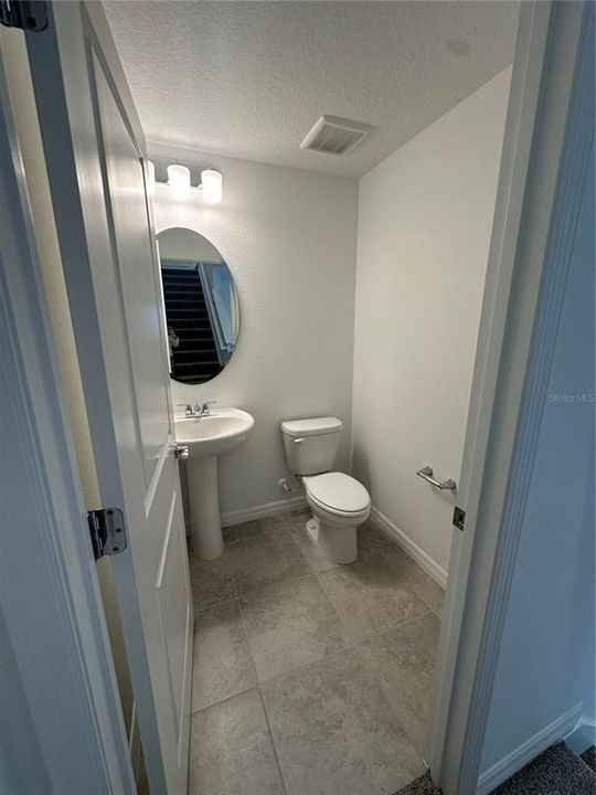For Rent: $2,800 (3 beds, 2 baths, 1652 Square Feet)