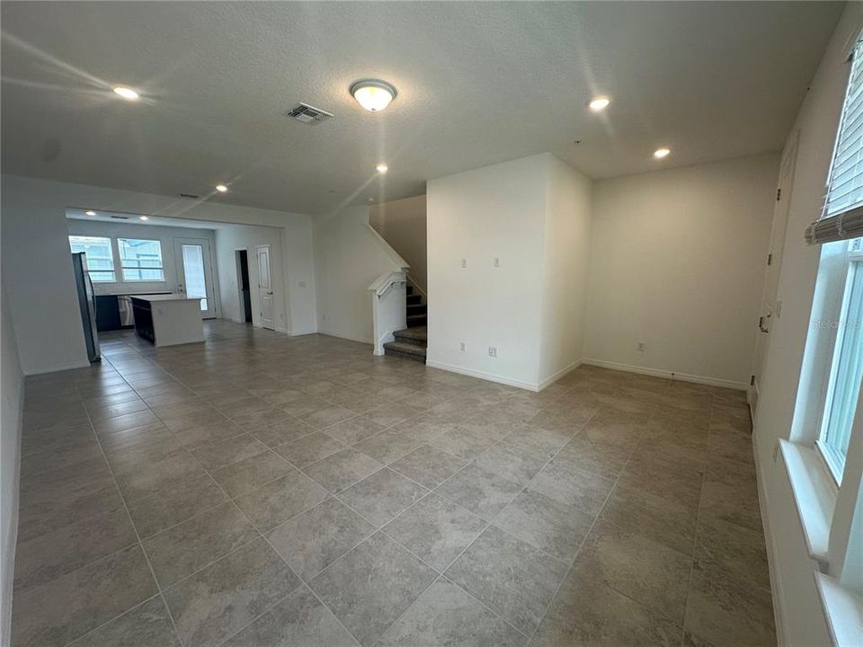 For Rent: $2,800 (3 beds, 2 baths, 1652 Square Feet)