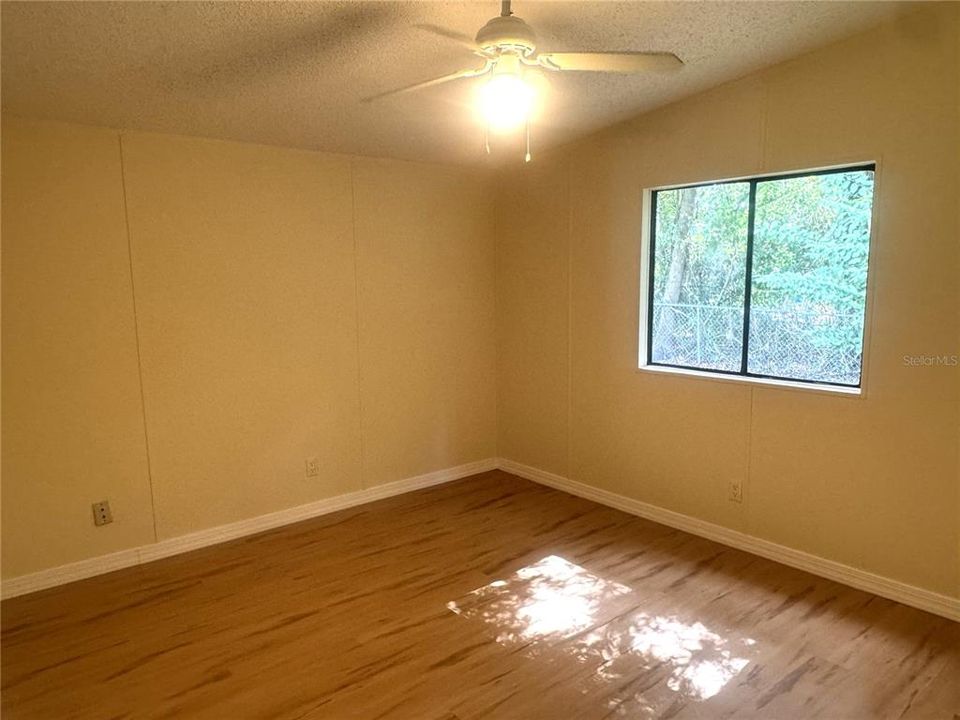 For Sale: $175,000 (4 beds, 2 baths, 1568 Square Feet)