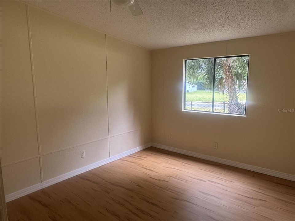 For Sale: $175,000 (4 beds, 2 baths, 1568 Square Feet)