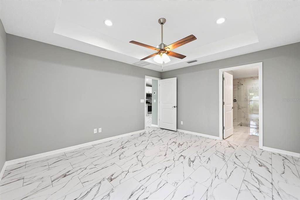 На продажу: $265,900 (3 спален, 2 ванн, 1423 Квадратных фут)