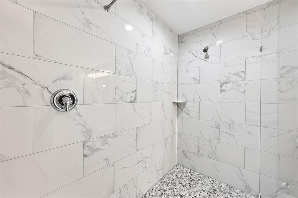 На продажу: $265,900 (3 спален, 2 ванн, 1423 Квадратных фут)