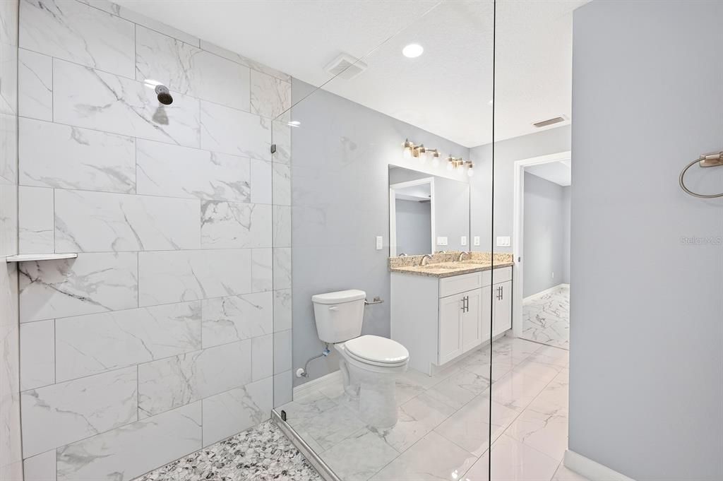 На продажу: $265,900 (3 спален, 2 ванн, 1423 Квадратных фут)