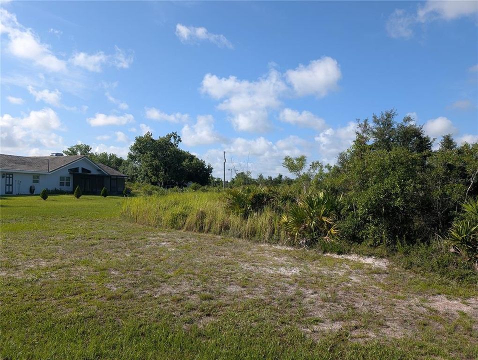 На продажу: $28,000 (0.50 acres)