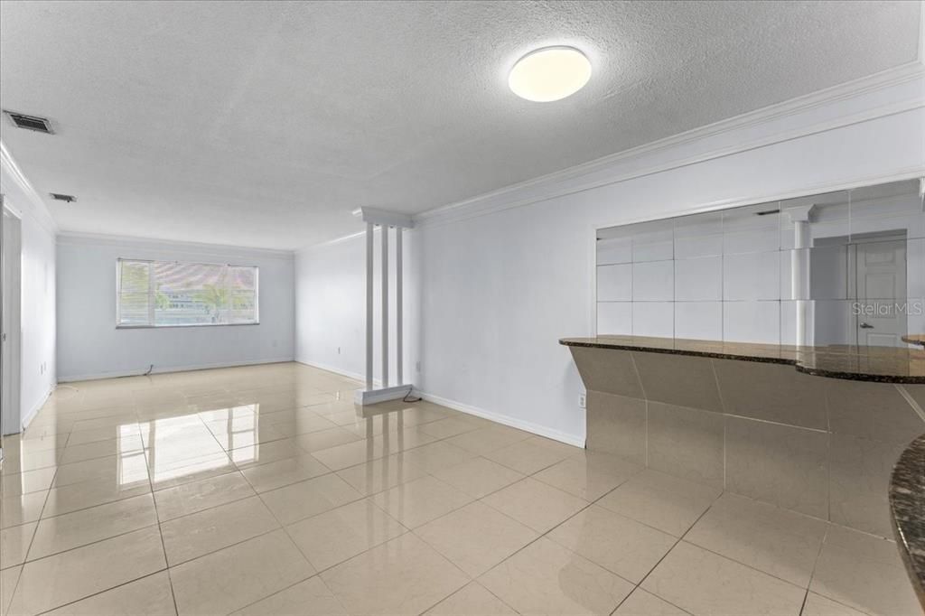 На продажу: $125,000 (2 спален, 2 ванн, 1040 Квадратных фут)