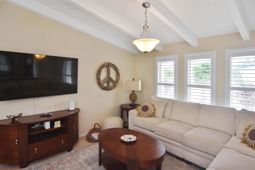 For Sale: $1,240,000 (3 beds, 2 baths, 1790 Square Feet)