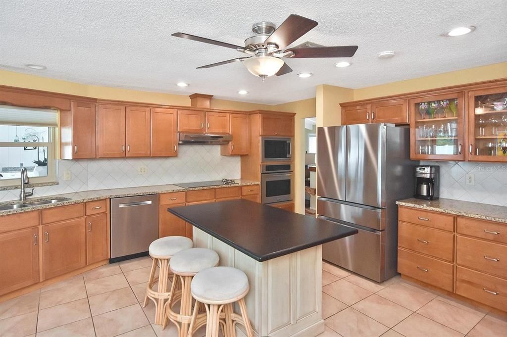 For Sale: $1,240,000 (3 beds, 2 baths, 1790 Square Feet)