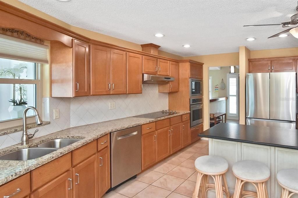For Sale: $1,240,000 (3 beds, 2 baths, 1790 Square Feet)