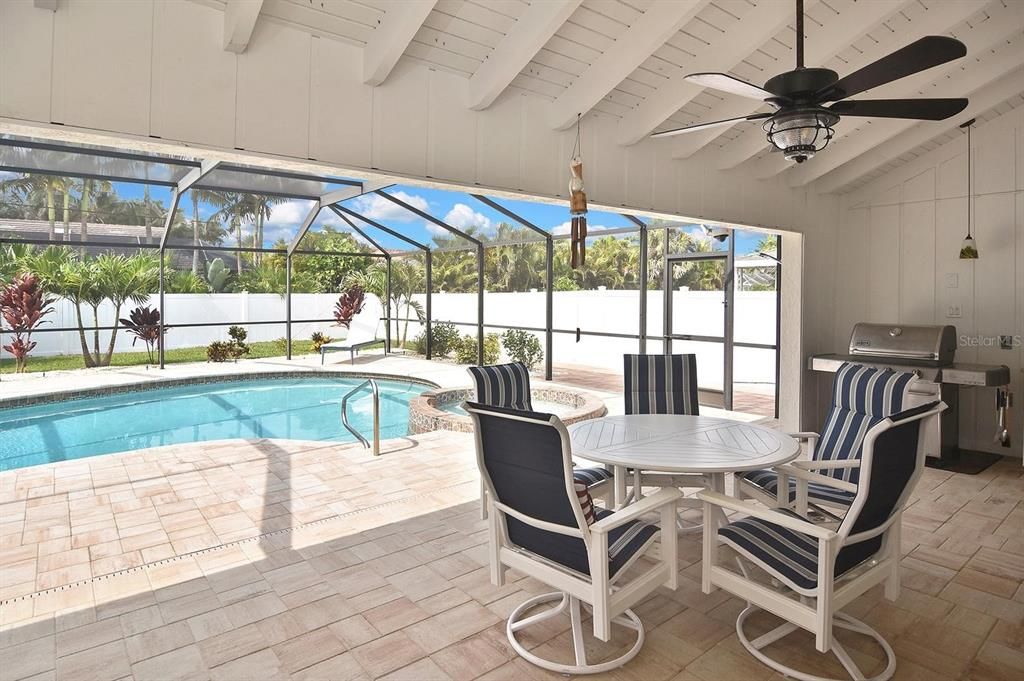 For Sale: $1,240,000 (3 beds, 2 baths, 1790 Square Feet)