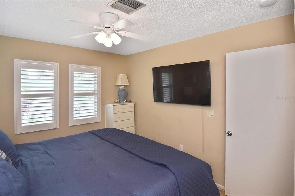 For Sale: $1,240,000 (3 beds, 2 baths, 1790 Square Feet)