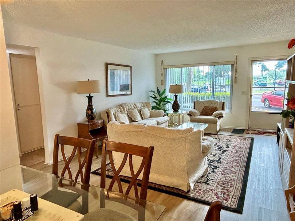 En Venta: $199,000 (2 camas, 2 baños, 1100 Pies cuadrados)