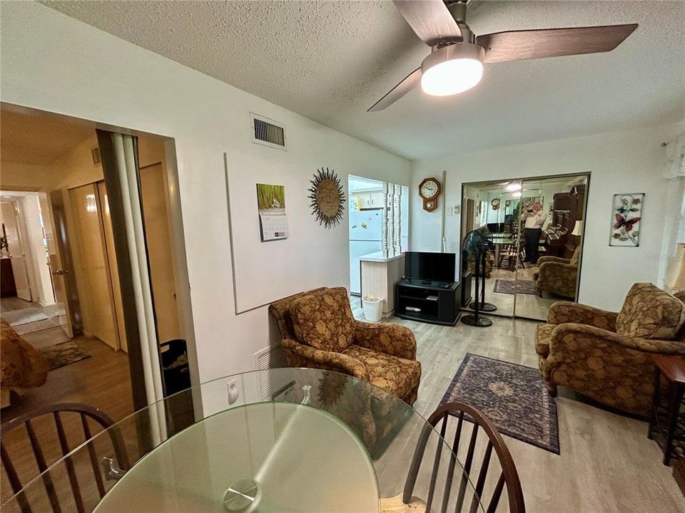 En Venta: $199,000 (2 camas, 2 baños, 1100 Pies cuadrados)