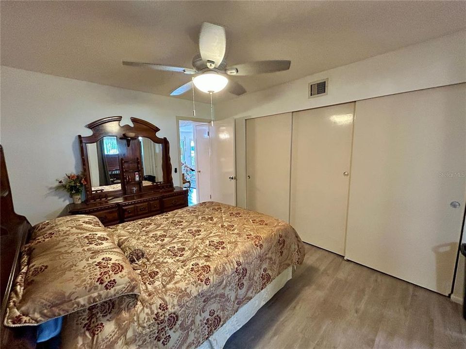 En Venta: $199,000 (2 camas, 2 baños, 1100 Pies cuadrados)