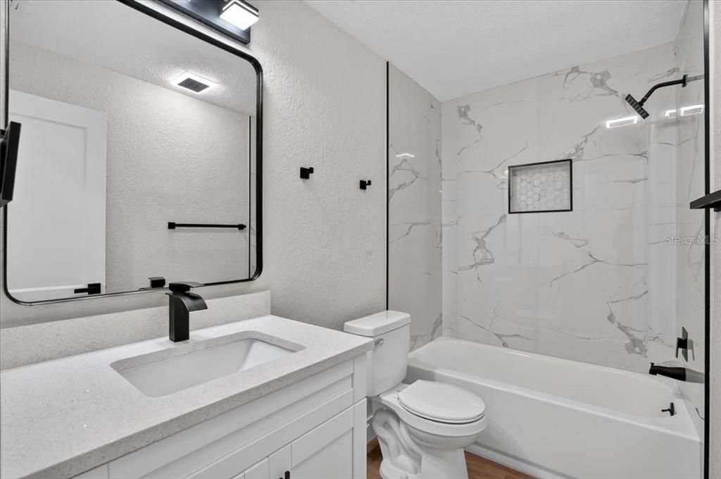 На продажу: $299,000 (3 спален, 2 ванн, 1040 Квадратных фут)