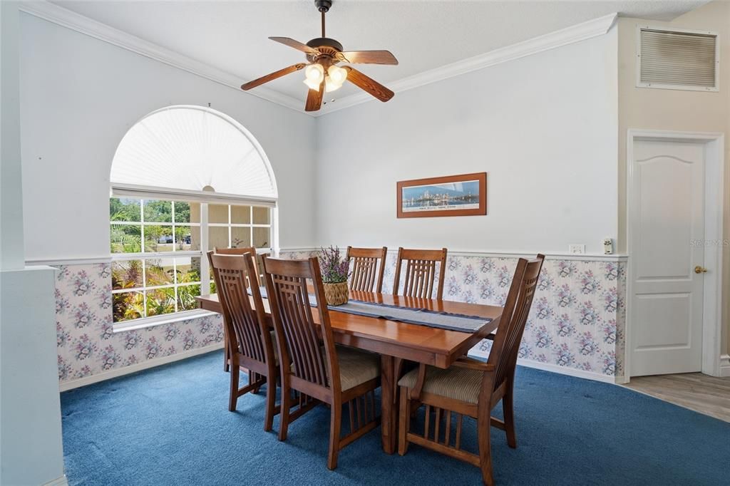 En Venta: $474,900 (3 camas, 2 baños, 2215 Pies cuadrados)