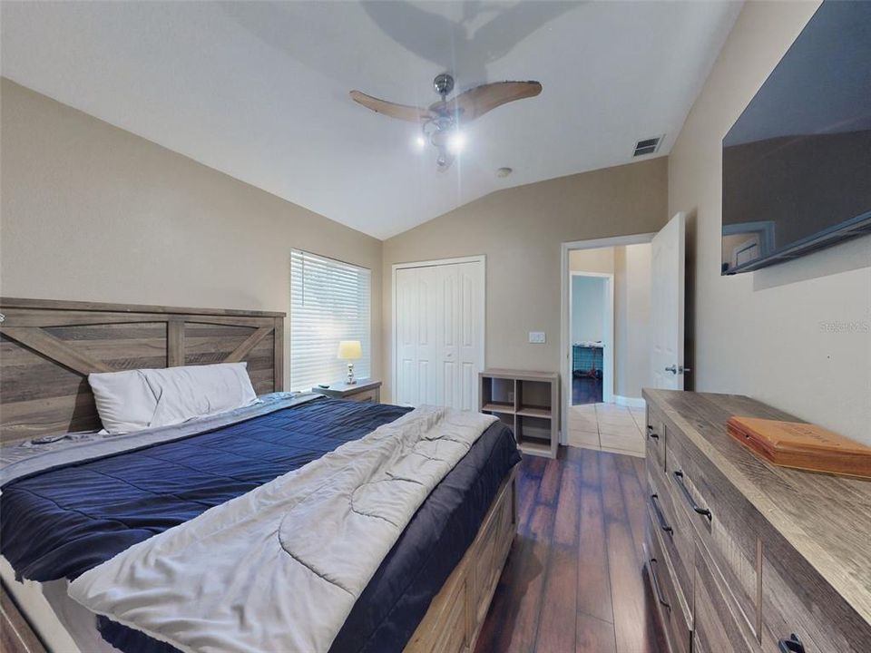 En Venta: $599,000 (4 camas, 2 baños, 2276 Pies cuadrados)