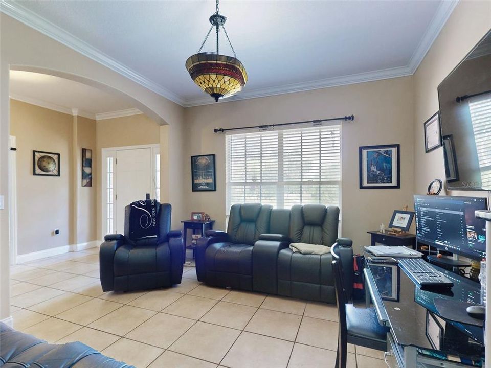 En Venta: $599,000 (4 camas, 2 baños, 2276 Pies cuadrados)