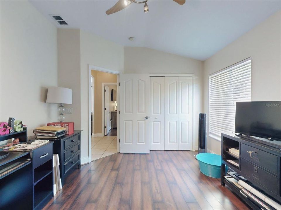 En Venta: $599,000 (4 camas, 2 baños, 2276 Pies cuadrados)