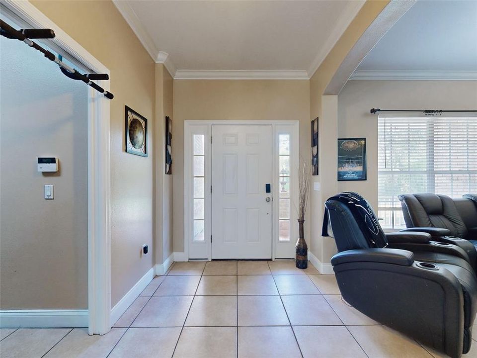 En Venta: $599,000 (4 camas, 2 baños, 2276 Pies cuadrados)